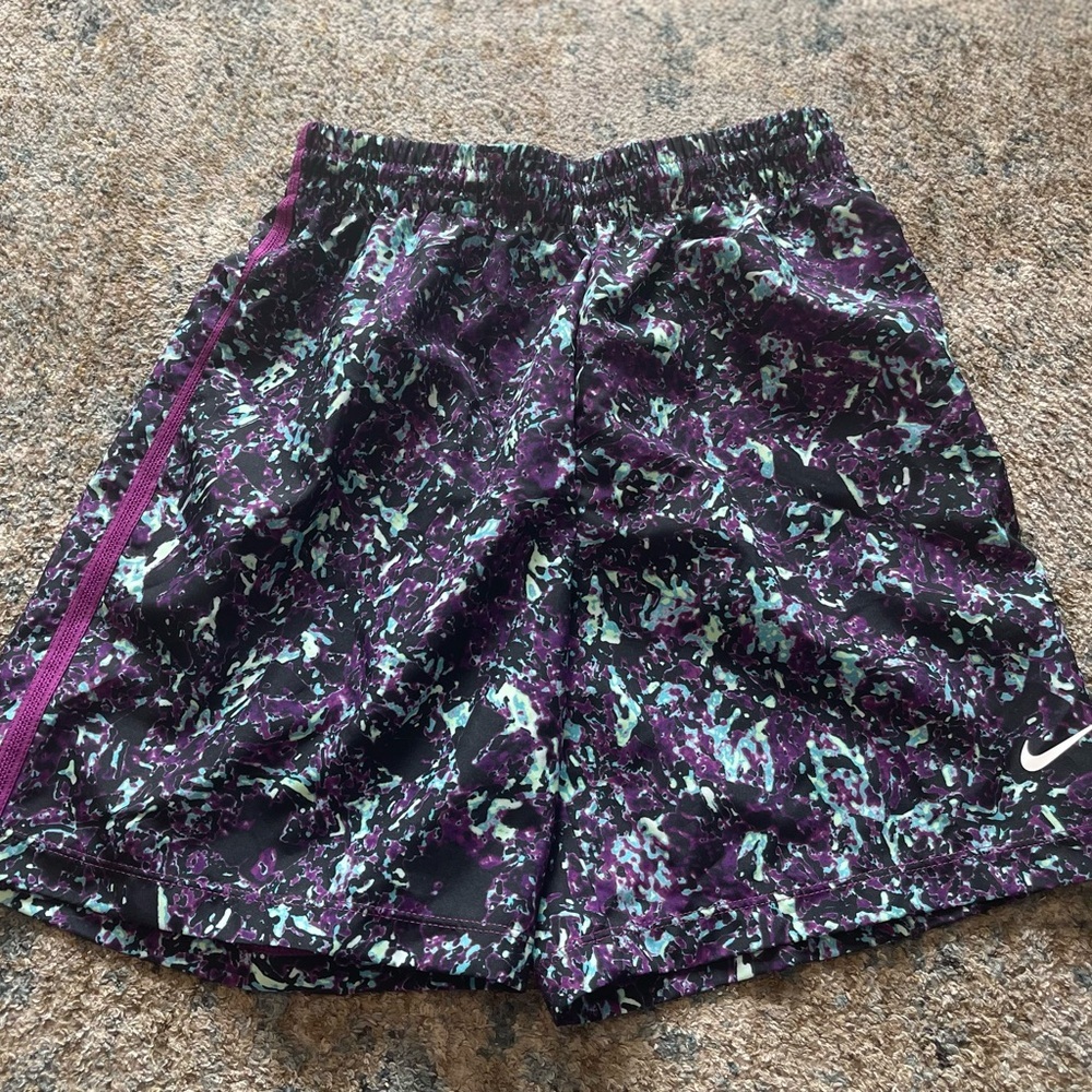 Kids Nike purple shorts, Size M #athletic #running